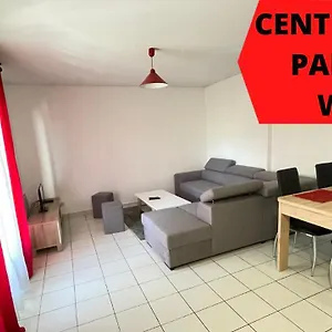Appartement Superbe T2 à Deux Pas De La Gare Avec Parking!, Annecy